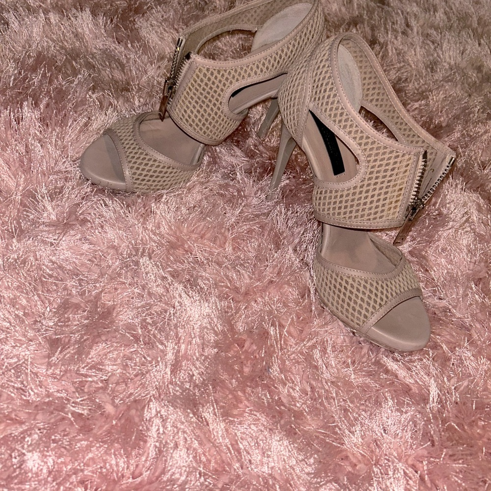 Burberry beige mesh heels